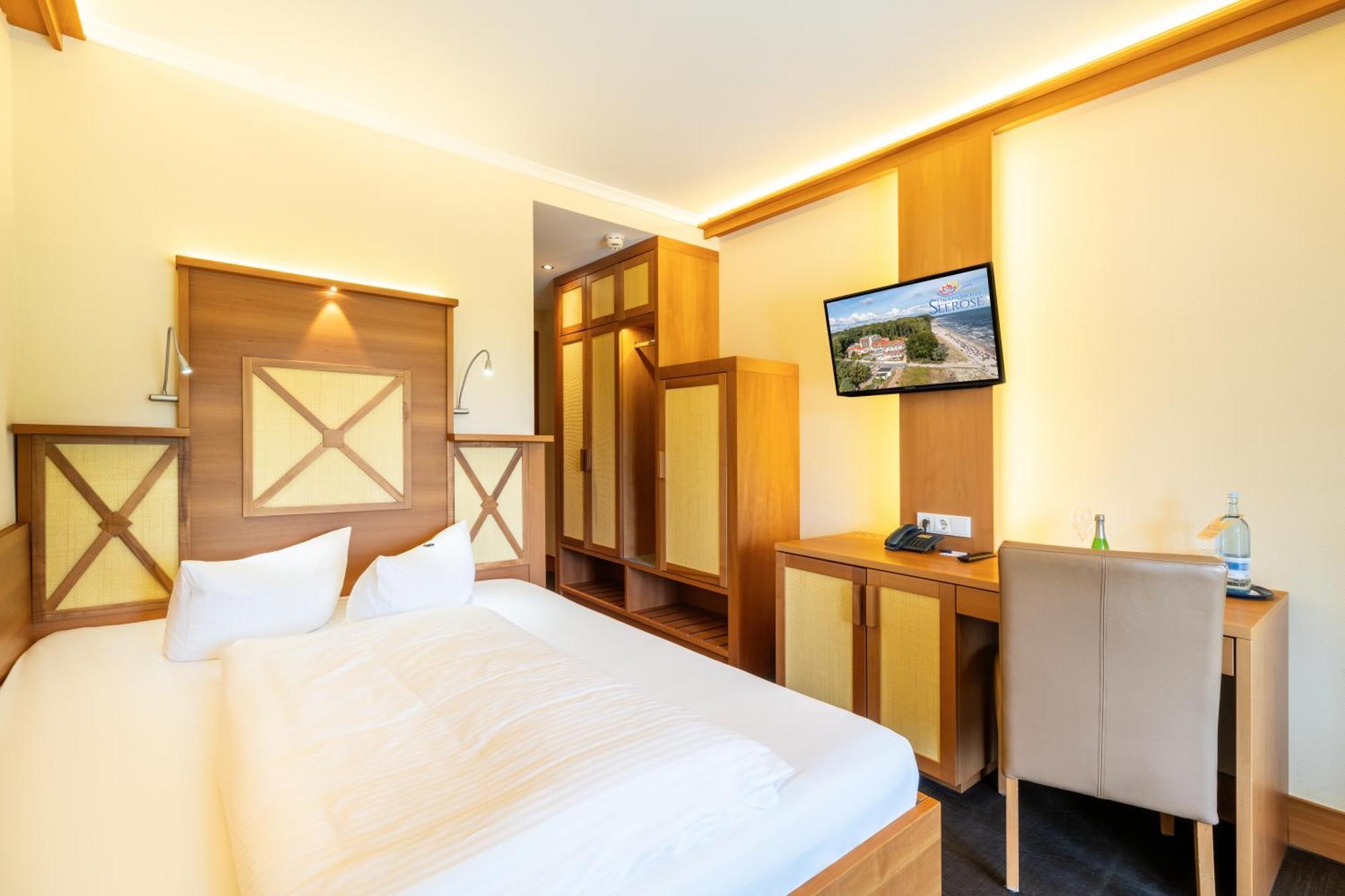 Strandhotel Seerose Kölpinsee المظهر الخارجي الصورة