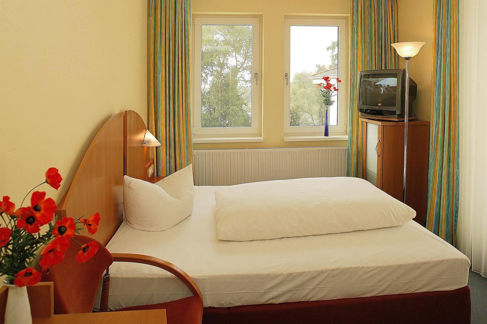 Strandhotel Seerose Kölpinsee المظهر الخارجي الصورة